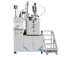 Vertical homogenizing melting furnace